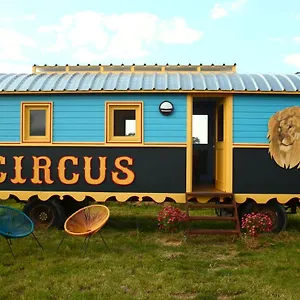 la-roulotte-circus-des-grillots.hotels-rhonealpes.com/
